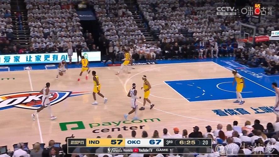 哈利伯顿面对多尔特冷静命中干拔三分 哈利伯顿面对多尔特冷静命中干拔三分