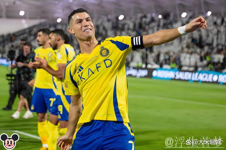 球迷高呼梅西,C罗微笑回应:声音再大点!12分钟内传射建功,荣膺MVP,3场比赛打入4球 球迷高呼梅西,C罗微笑回应:声音再大点!12分钟内传射建功,荣膺MVP,3场比赛打入4球
